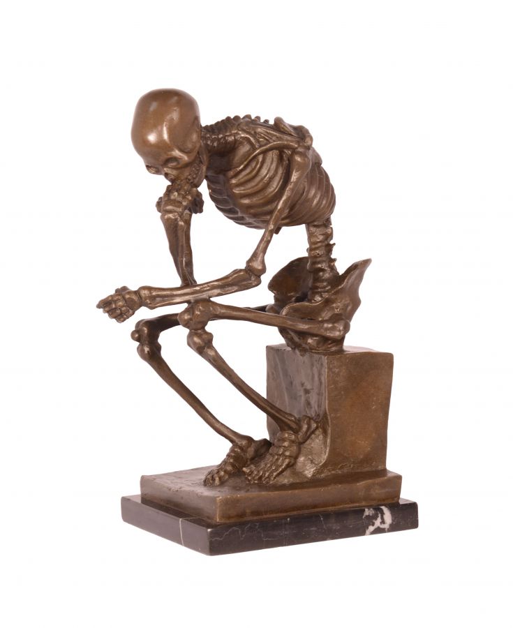 Statue of a pensive skeleton