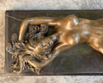 Erotic bronze statuette of a lying naked woman - 4