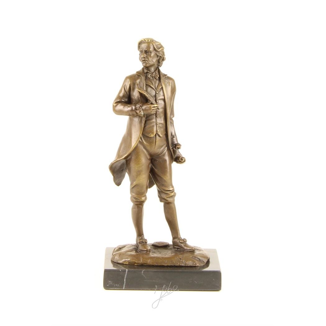 Figurine of Frederic Chopin made of bronze