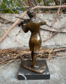 Figurine of violin player made of bronze