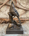 Statue of Cardinal Bird made of bronze