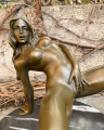 Erotic bronze statuette of a naked woman - strippers